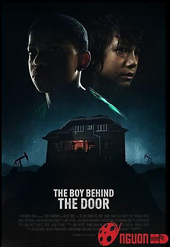 Cậu Bé Sau Cánh Cửa