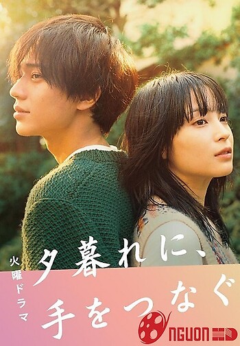 Nắm Tay Nhau Khi Hoàng Hôn Buông