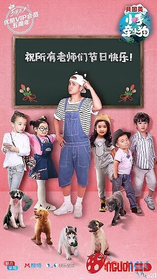 Tay Bé Dắt Cún Con